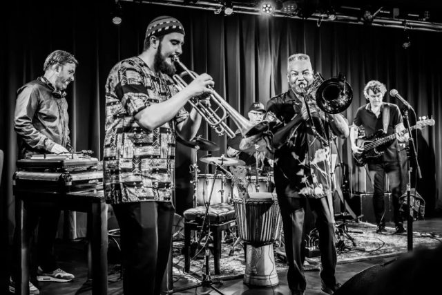 Kypski, Andrea Glockner, Greg Smith, Joseph Bowie, Wladimir Geels, with the Defunkt at the Paradox (Pays-Bas), 2025 (photo Izabella Ridder)