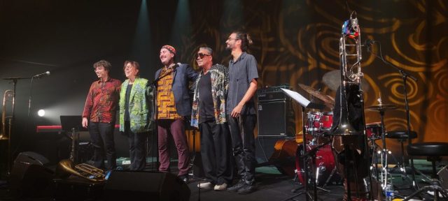 Andrea Glockner 4et Across the Lines (avec Santiago Fernandez, Silvia Bolognesi, Alessandro Alarcon) +Joseph Bowie, Rocher de Palmer Bordeaux-Cenon, oct. 2025 (photo Stefania Graziano)